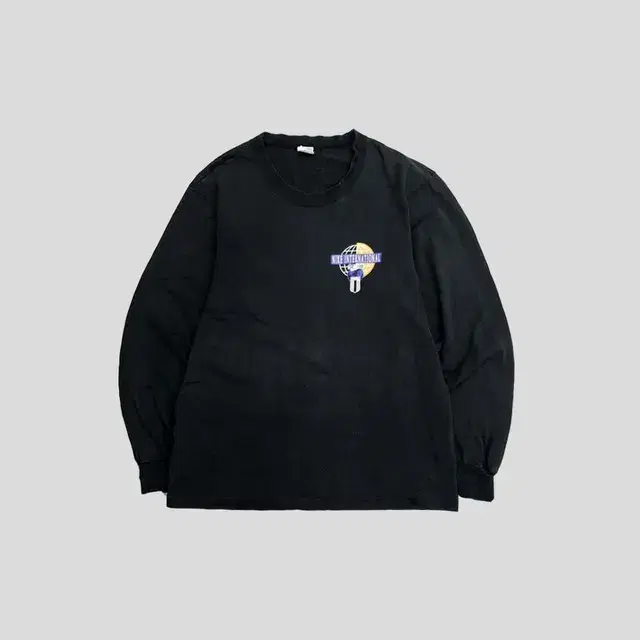 나이키 블랙 인터내셔널 백프린팅 긴팔티  90's SIZE L