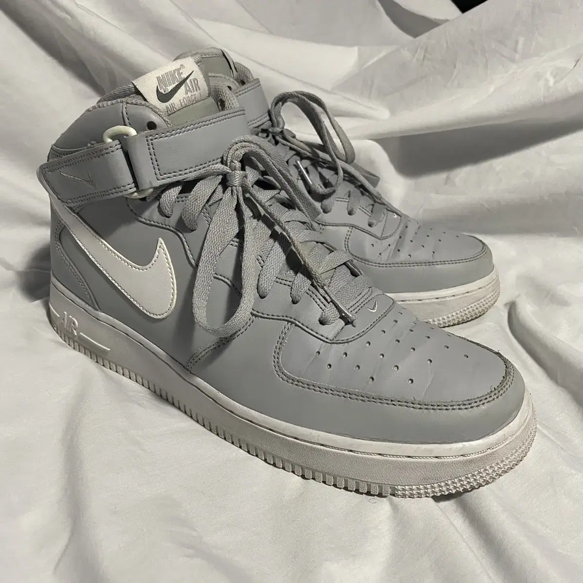 NIKE Air Force 1 Mid Sz 11(290)