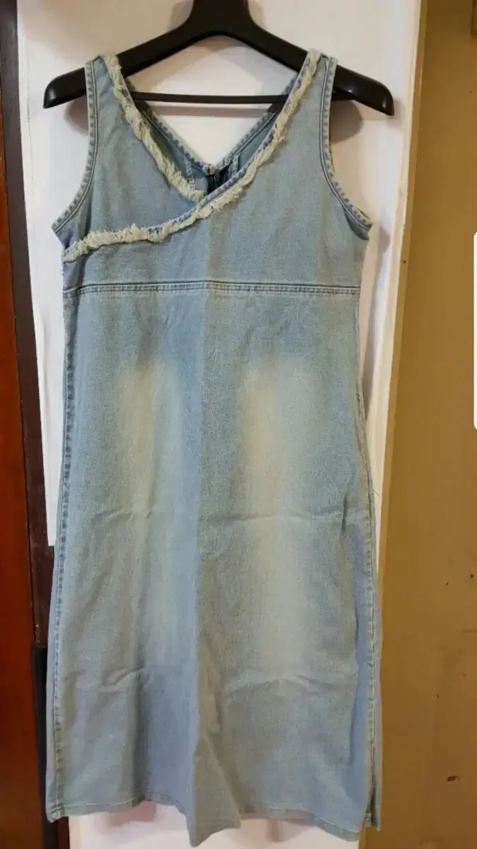 On sale => denim ONEPIECE - size medium ( worn briefly once or twice ) for sale.