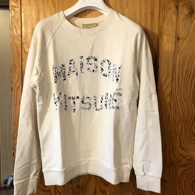 Maison Kitsune logo top