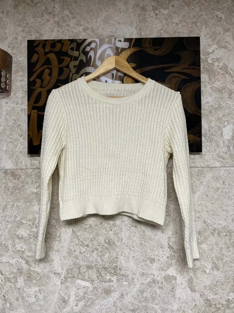 [FREE] Ivory Round Neck Pretzel Knit