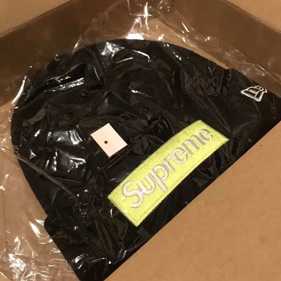 Supreme 17aw New Era Boxlogo Beanie (Blk