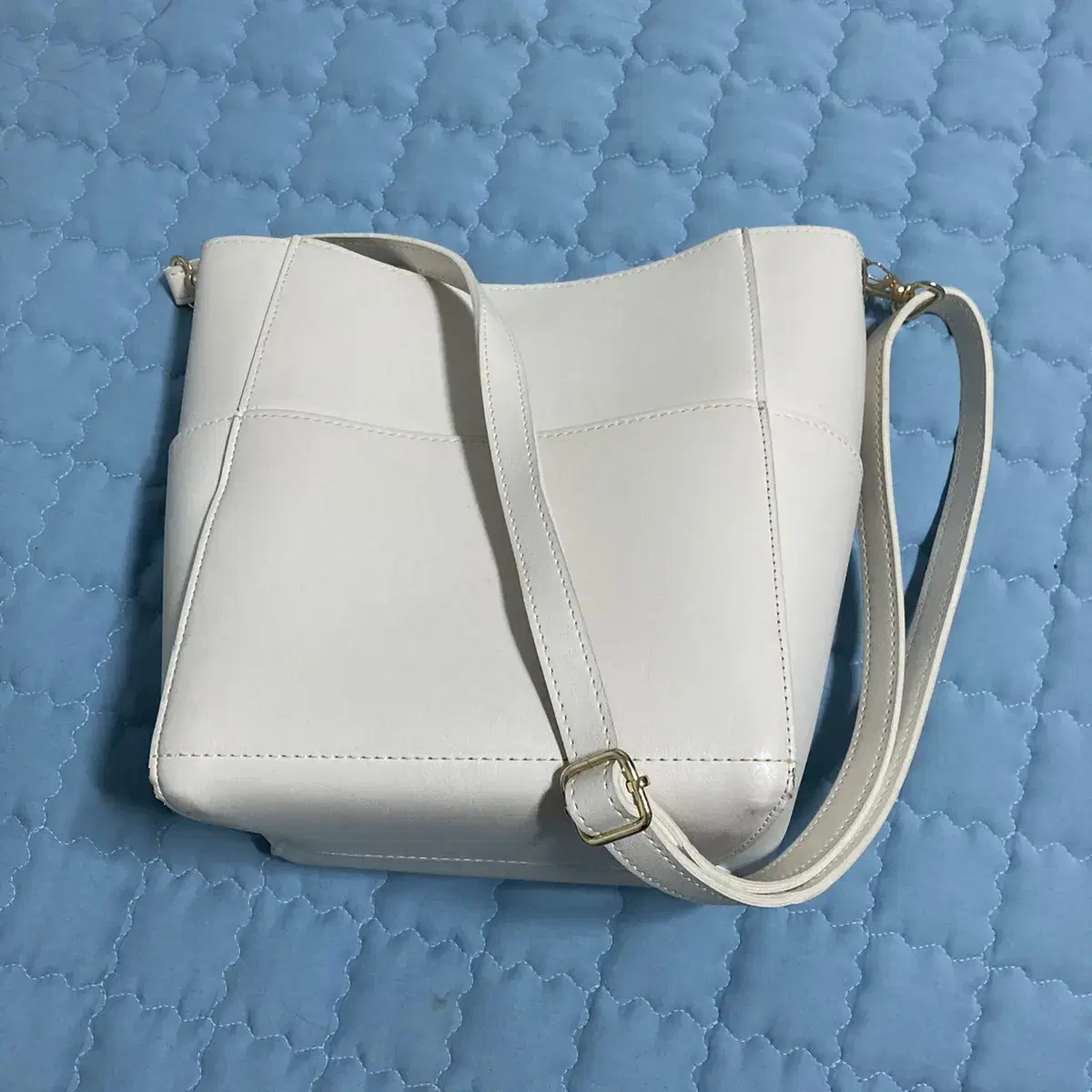 Ivory Women's Crossbody Bag