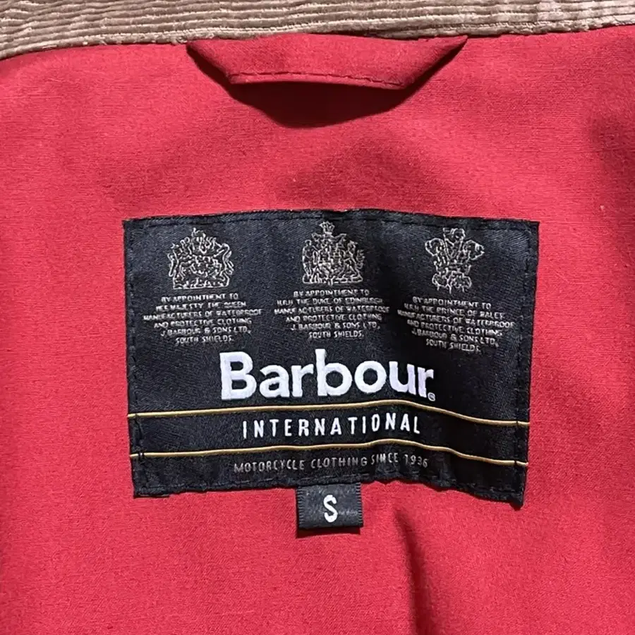 Barbour 바버 인터내셔널 라이트웨이트 게이징 왁스자켓