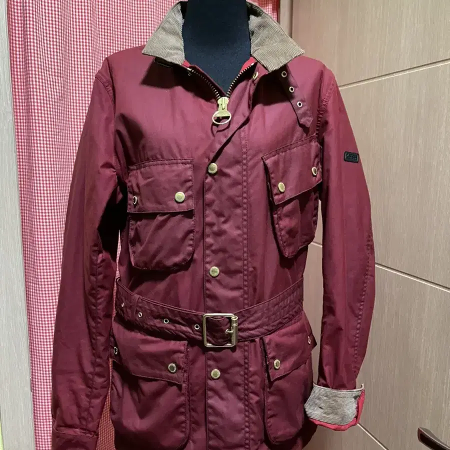 Barbour 바버 인터내셔널 라이트웨이트 게이징 왁스자켓