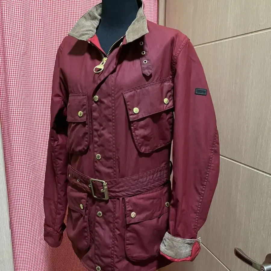 Barbour 바버 인터내셔널 라이트웨이트 게이징 왁스자켓