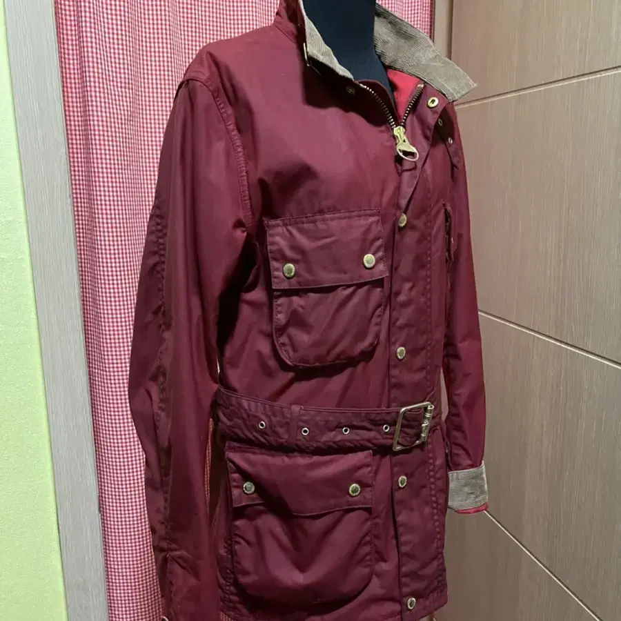 Barbour 바버 인터내셔널 라이트웨이트 게이징 왁스자켓