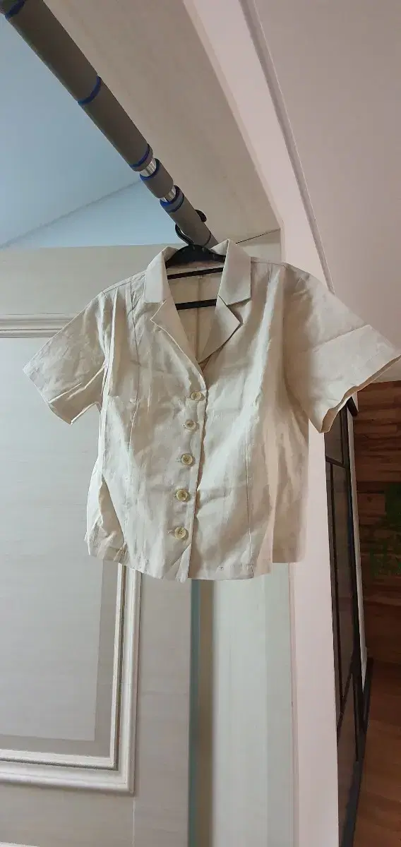 (Closet Organizer) Linen jacket-like blouse