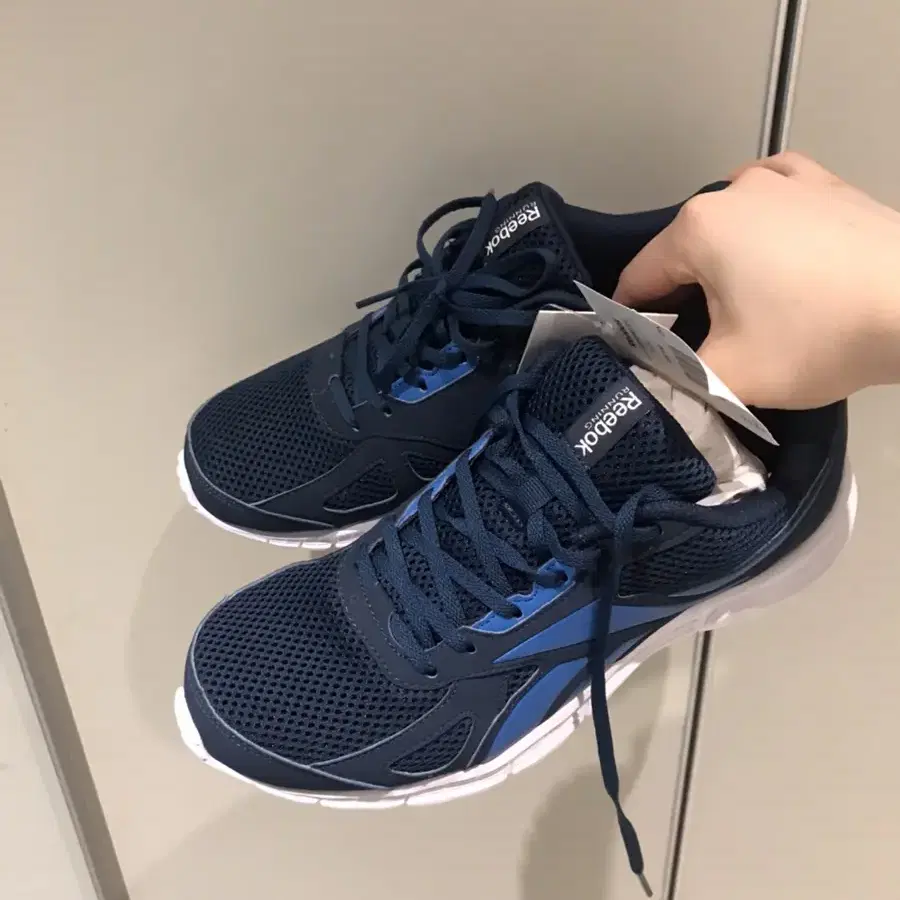 Reebok 운동화