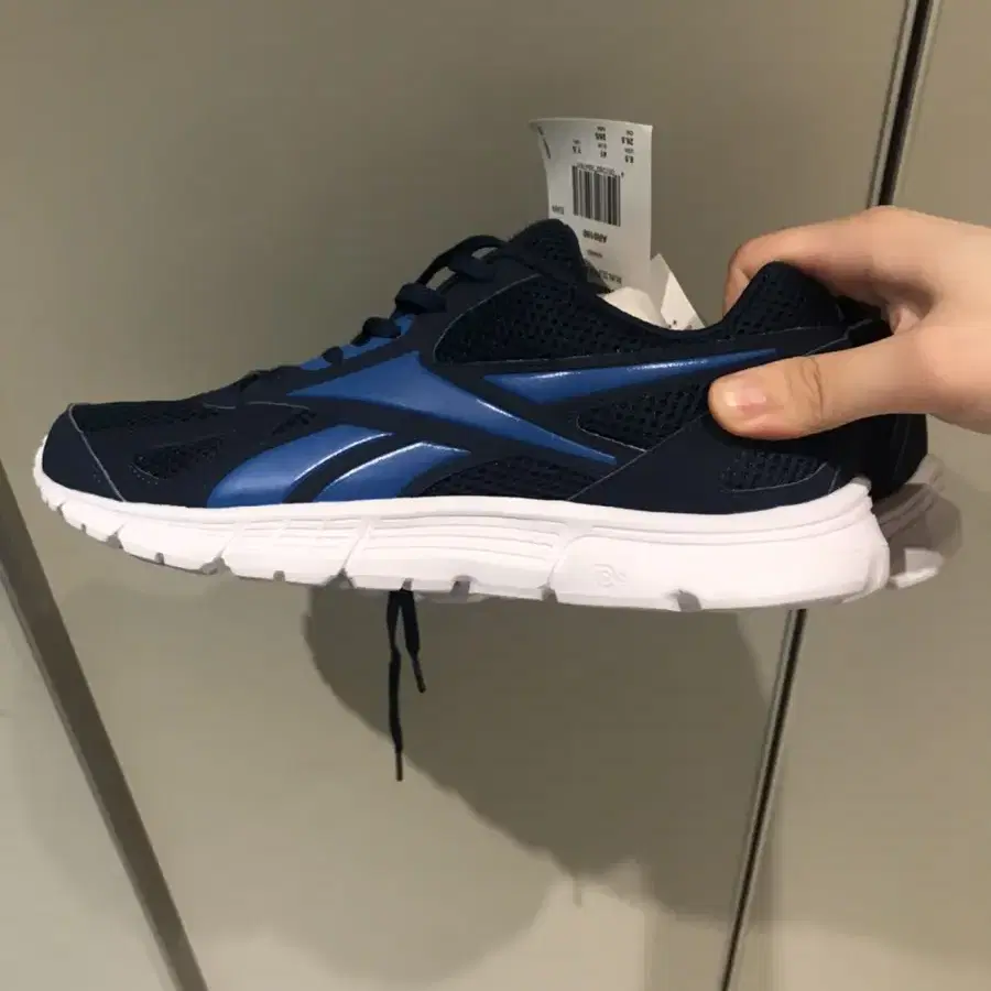 Reebok 운동화