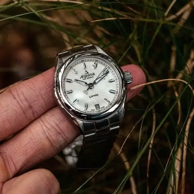 (정품)알피나 Alpina Comtesse 사파이어 글래스 34mm 시계