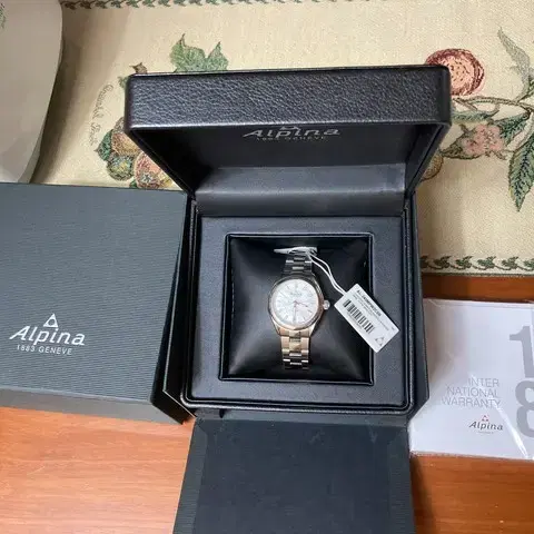 (정품)알피나 Alpina Comtesse 사파이어 글래스 34mm 시계