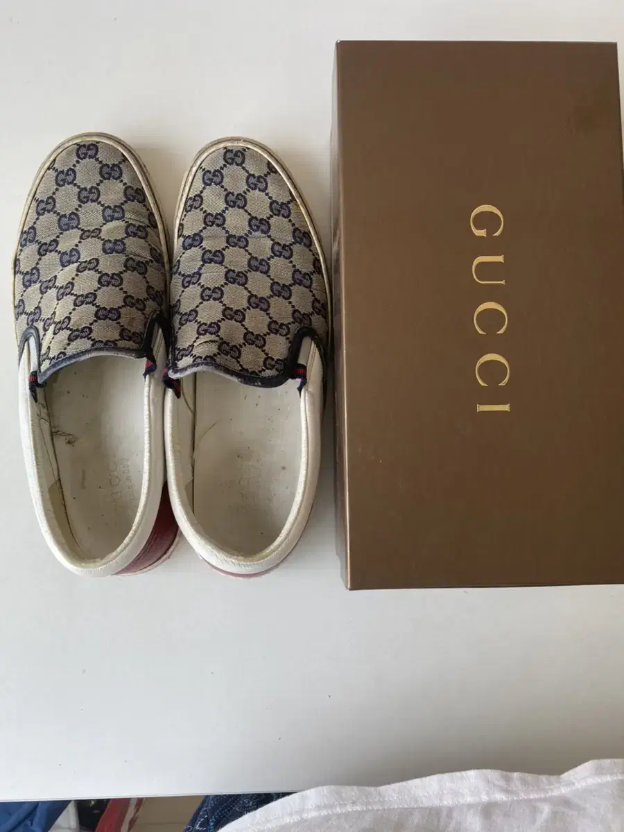 Gucci Slip-Ons size 9.5