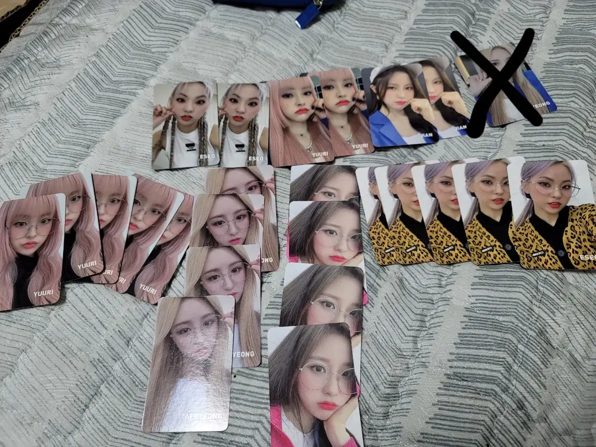 Lunarsolar pre-order benefits photocard for sale