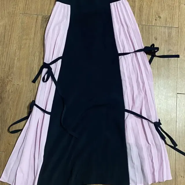 mgmg studio pleats ribbon skirt 플리츠 스커트