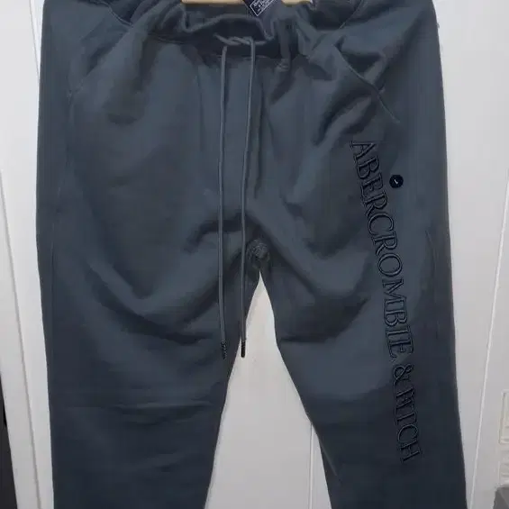 새상품 에버크롬비추리닝. Abercrombie Jogger.