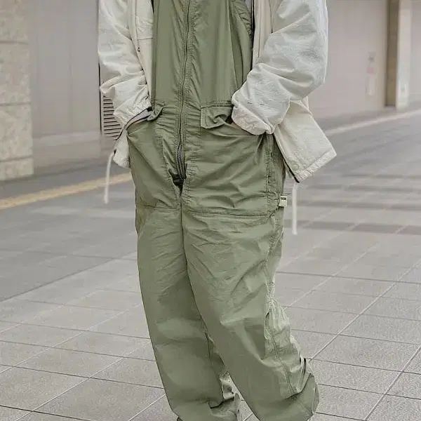 (LARGE) 빔즈 SSZ PARASITE OVERALL SAGE