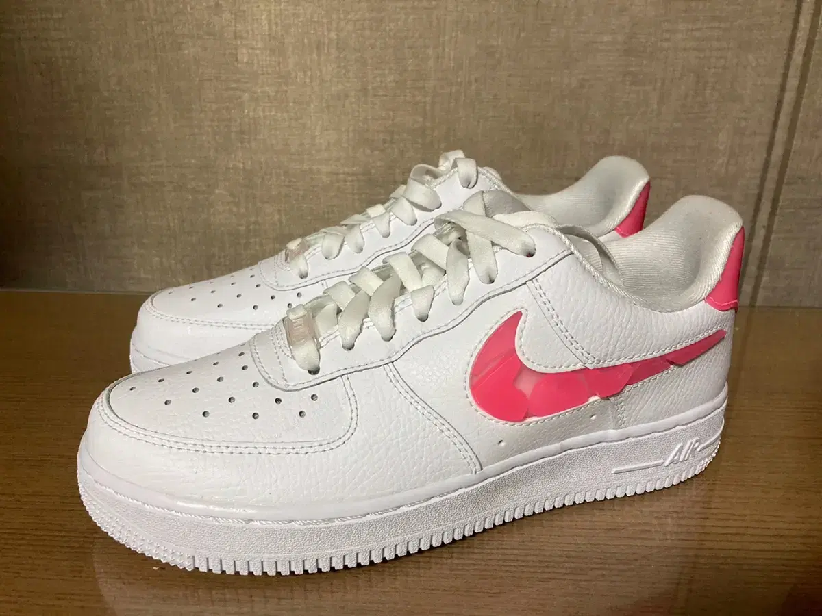 [250] Nike Women's Air Force 1 07 White Heartforce