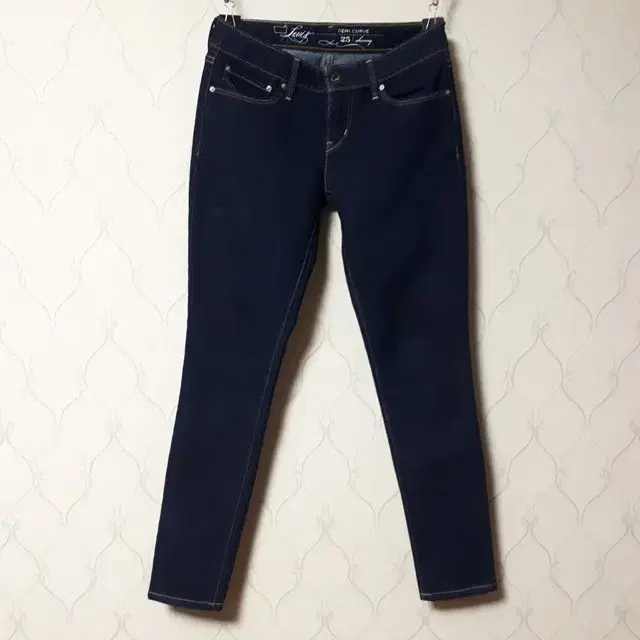 Women's 25/Levi's Skinny Fit Jeans/25-331