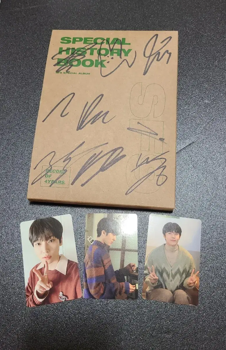 SF9 handwritten sign album