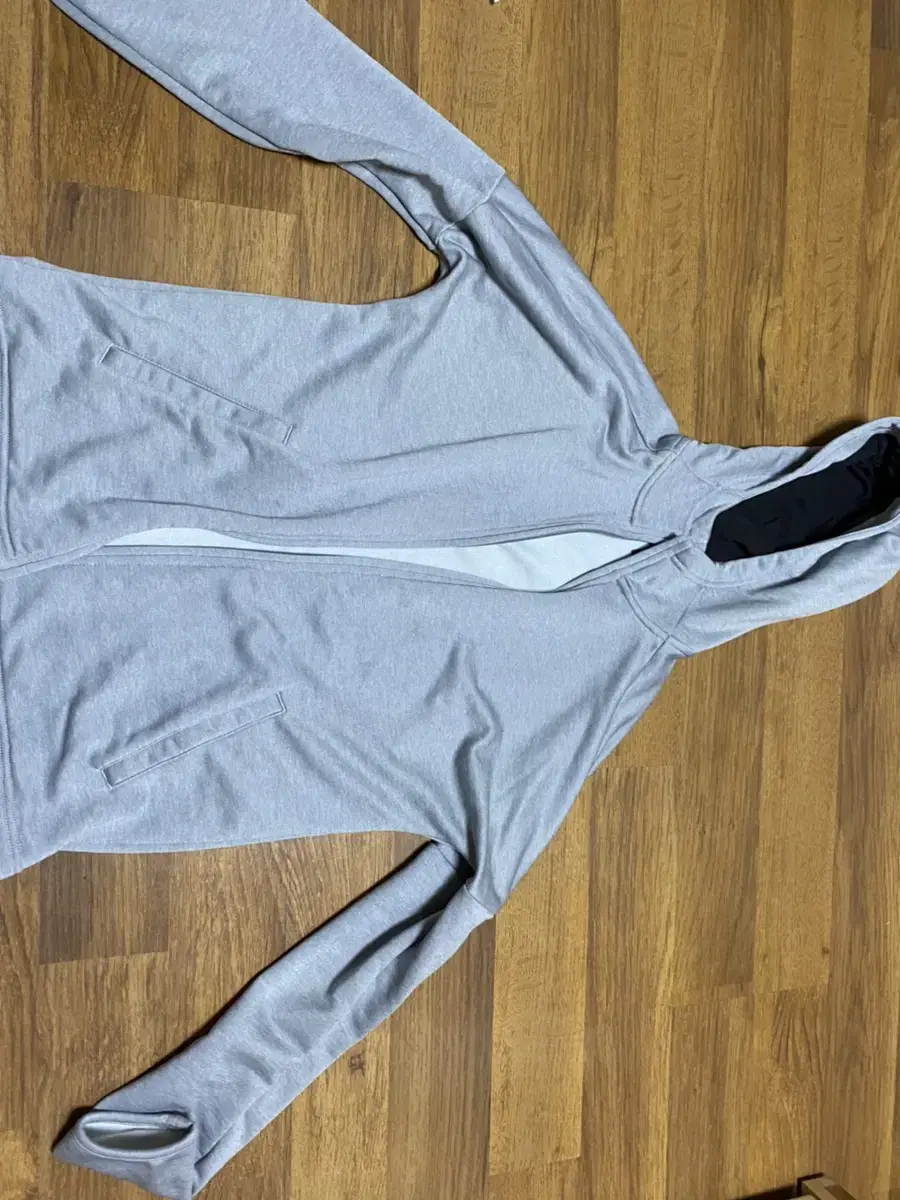 Adidas sweatshirt top