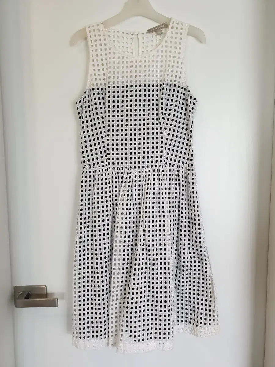 Banana Republic Island Punching High-end dress