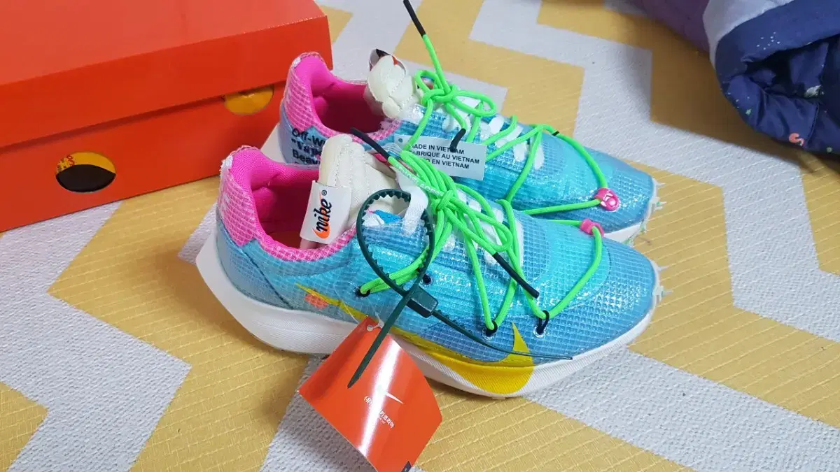 (New Product) Off-White Vapor Street W250 Size