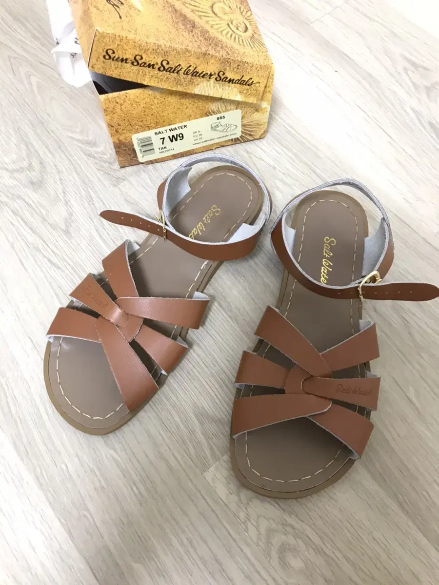 New product) Saltwater sandals Tan 250