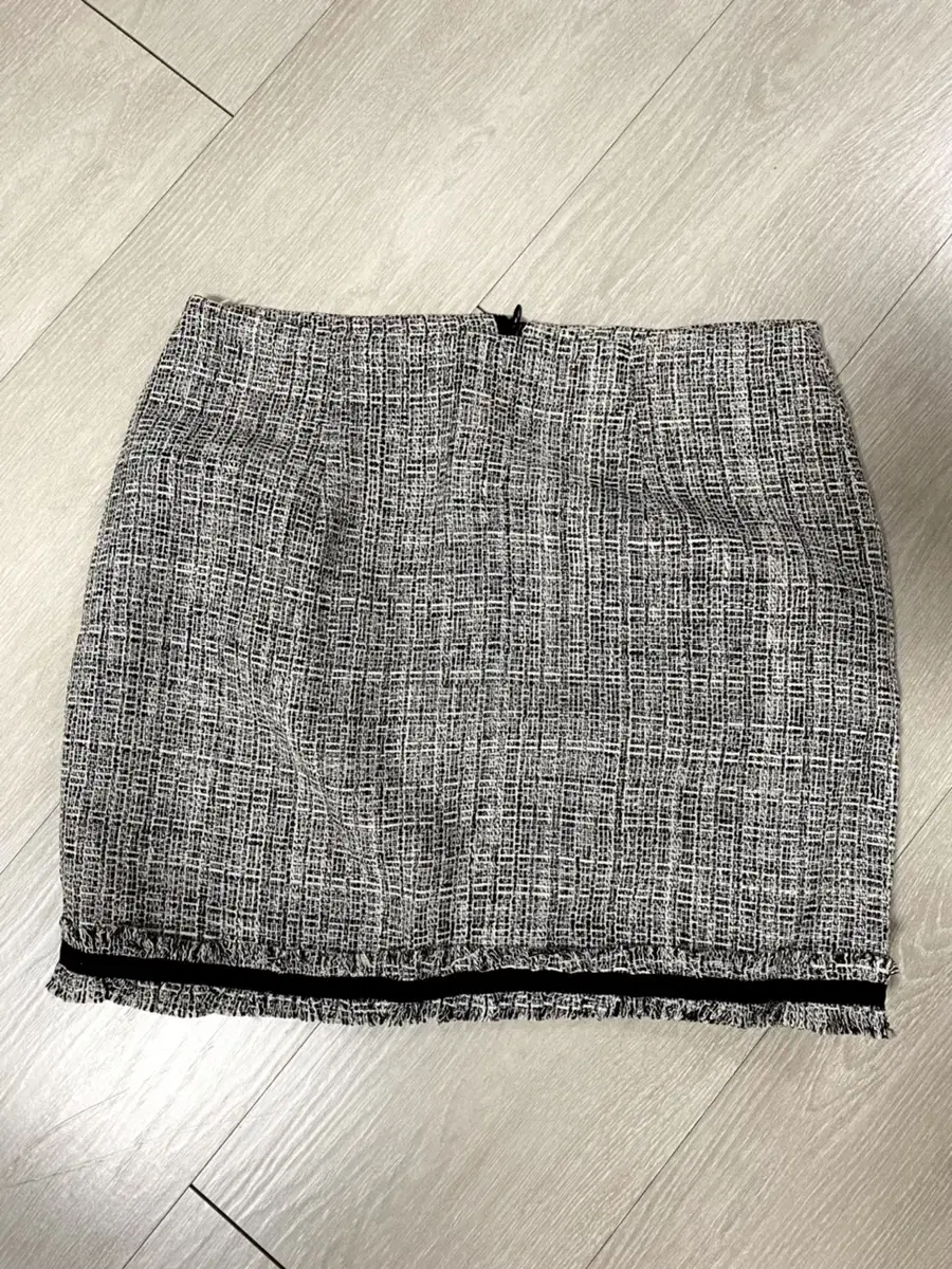 New)Tweed Miniskirt