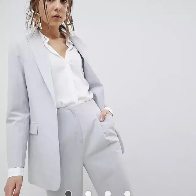 tailored blazer.  88사이즈