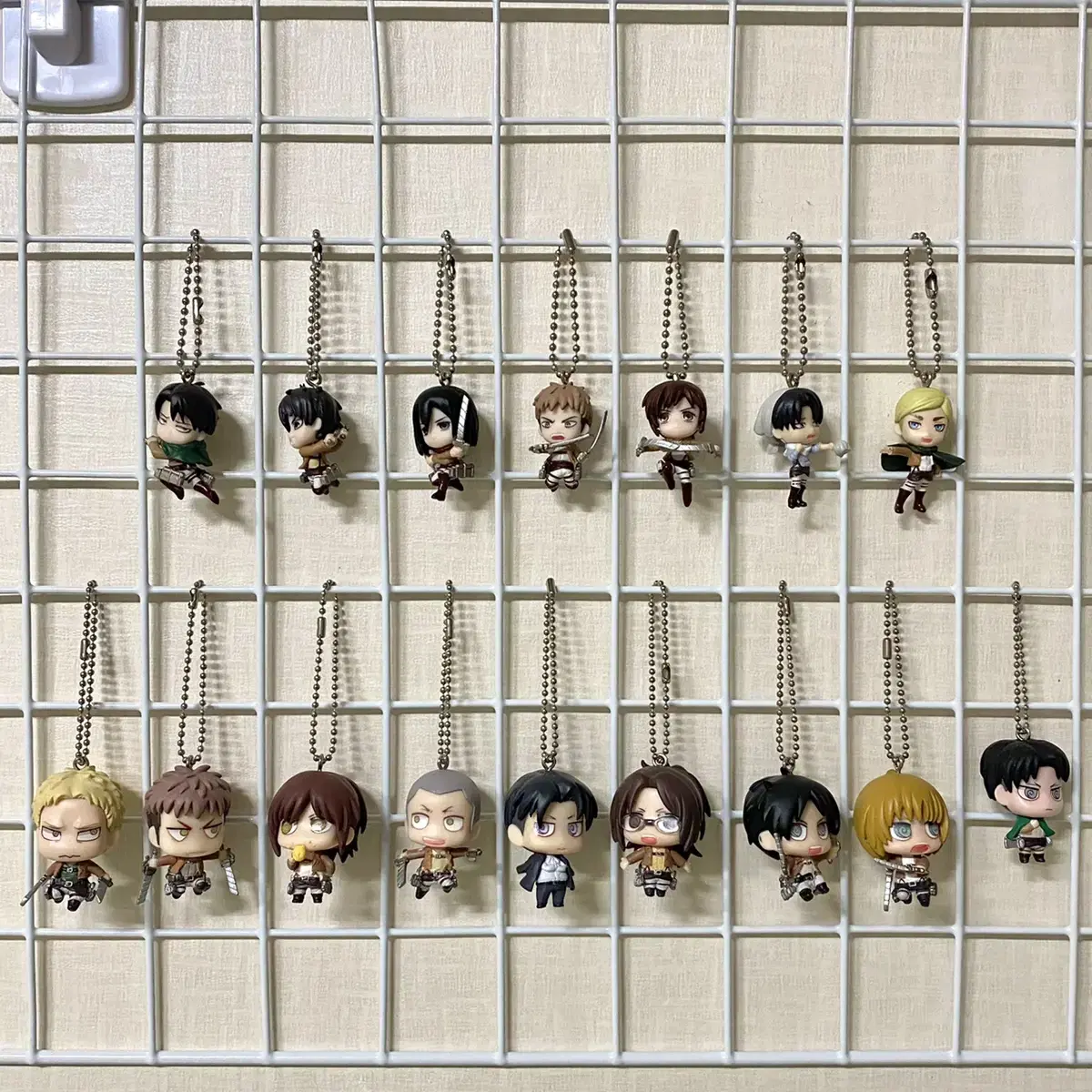 Half-priced Delivery) Attack on Titan Attack on Titan Levi's Ren Mikasa Gacha Set