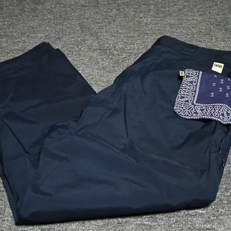 (XLARGE) 빔즈 SSZ SHAKA no1874 PANTS NAVY