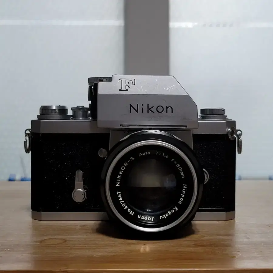 NIkon F 카메라