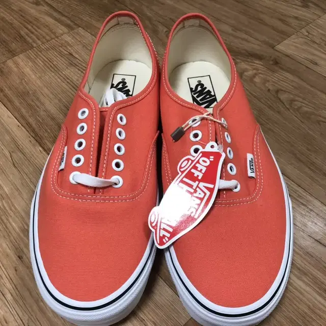 반스 vans 코랄색 어센틱 팝니다. 280새상품