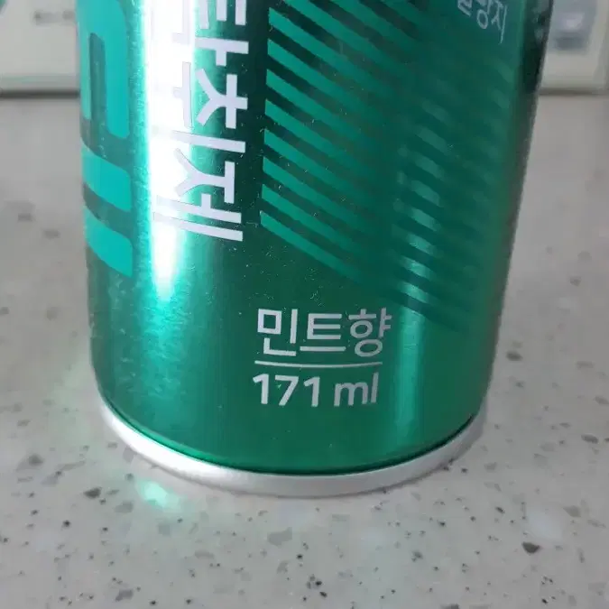 새상품 제일 에어컨 히터 탈취제 171ml 판매합니다.