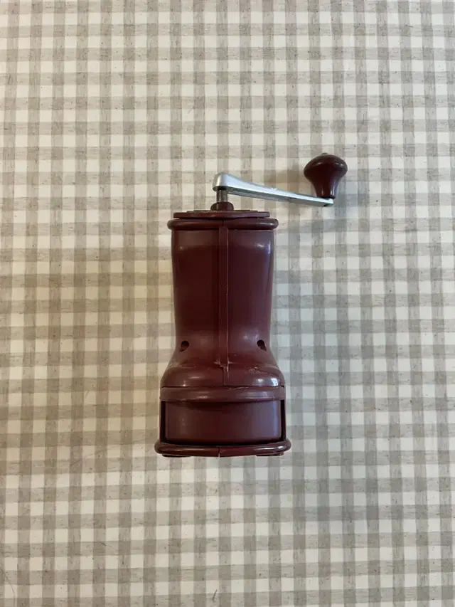 KYM(키씽&묄만)_ Bakelite coffee grinder