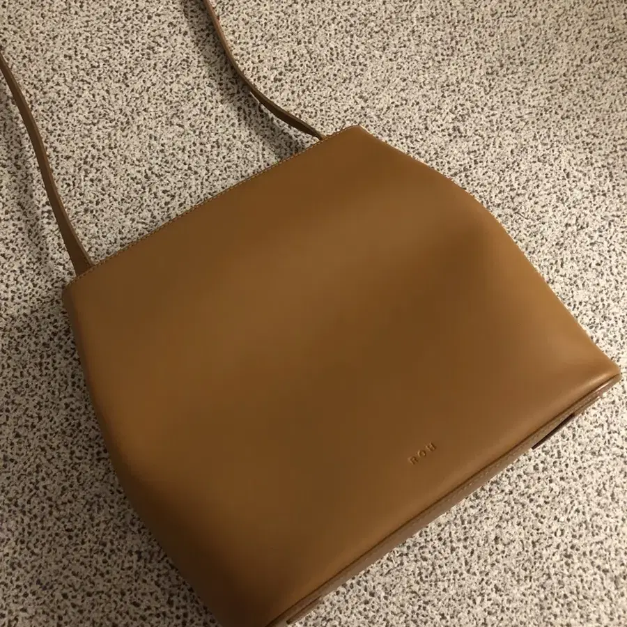 로서울 Aline medium bag