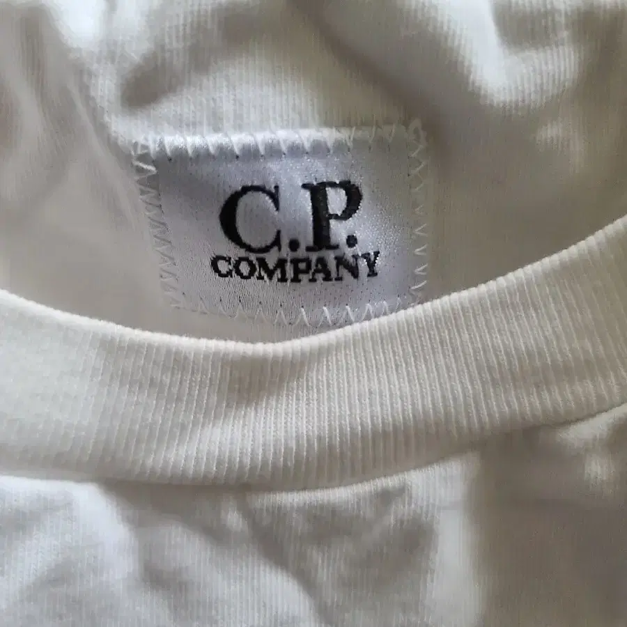 C,P  COMPANY  반팔티 110