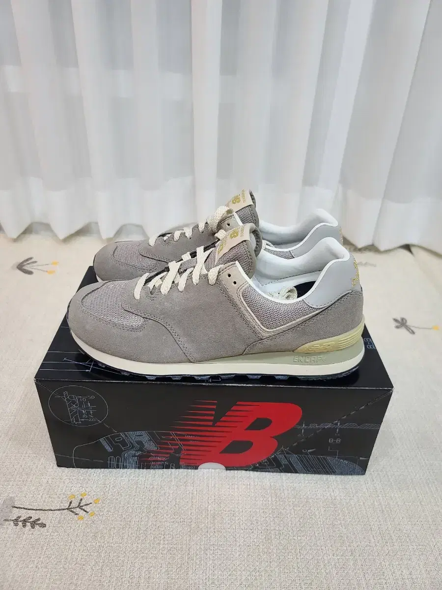 [New Product] New Balance 574 Grey Day - Size 270