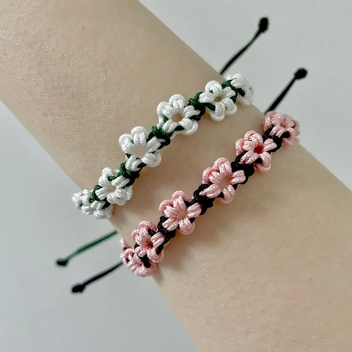 Flower Bracelet / Handmade / Fashion Bracelet / Knotted Bracelet / Macrame / Bracelet