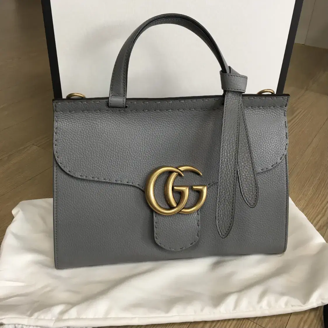 Gucci Marmont Top Handle Gray Medium - Quick sale