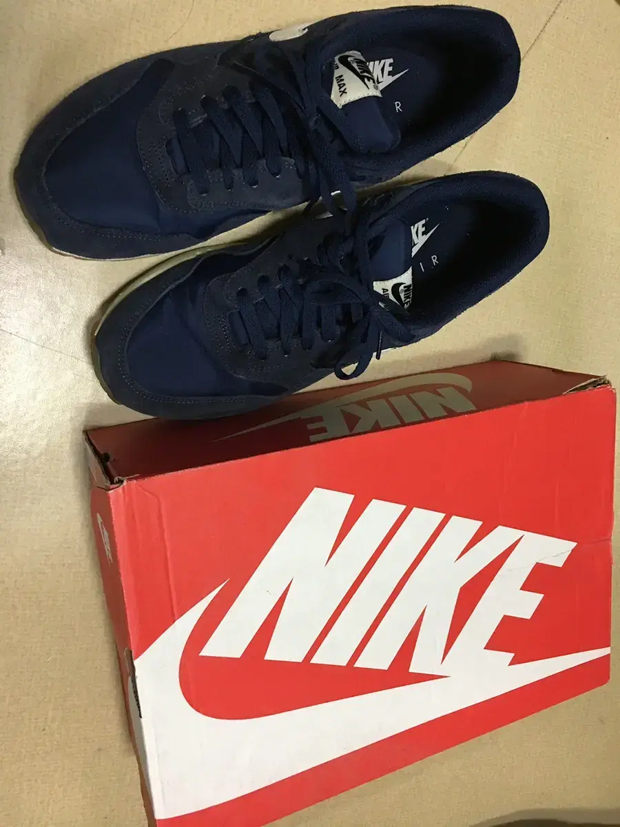 AIR MAX 1 ESSENTIAL MIDNIGHT NAVY