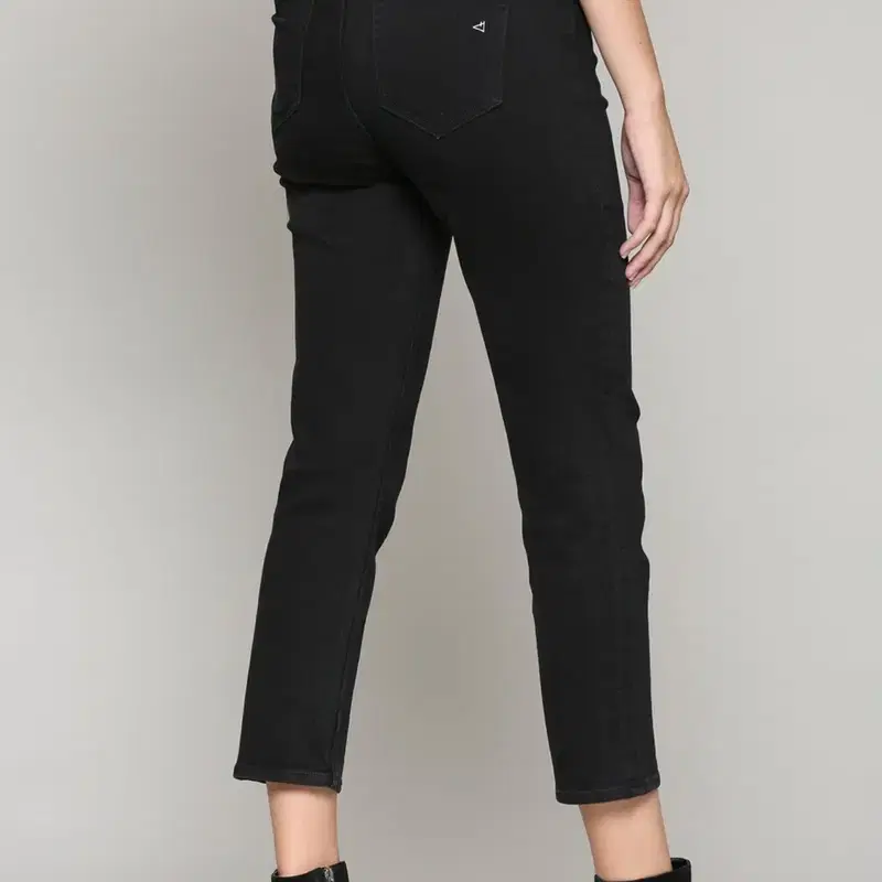 히든 진 Zoey Jet Black Wash Slim Mom Jean