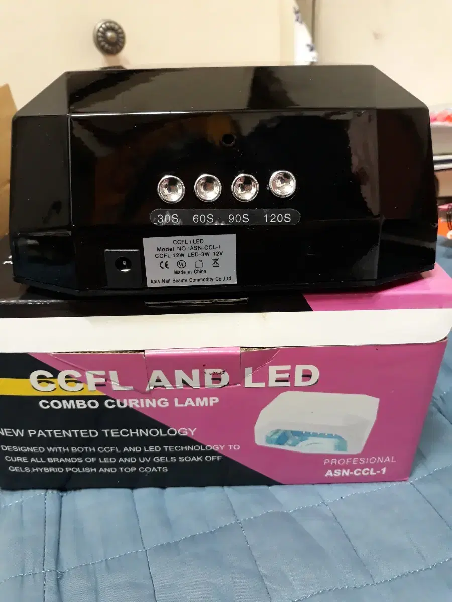 CCFL AND LED