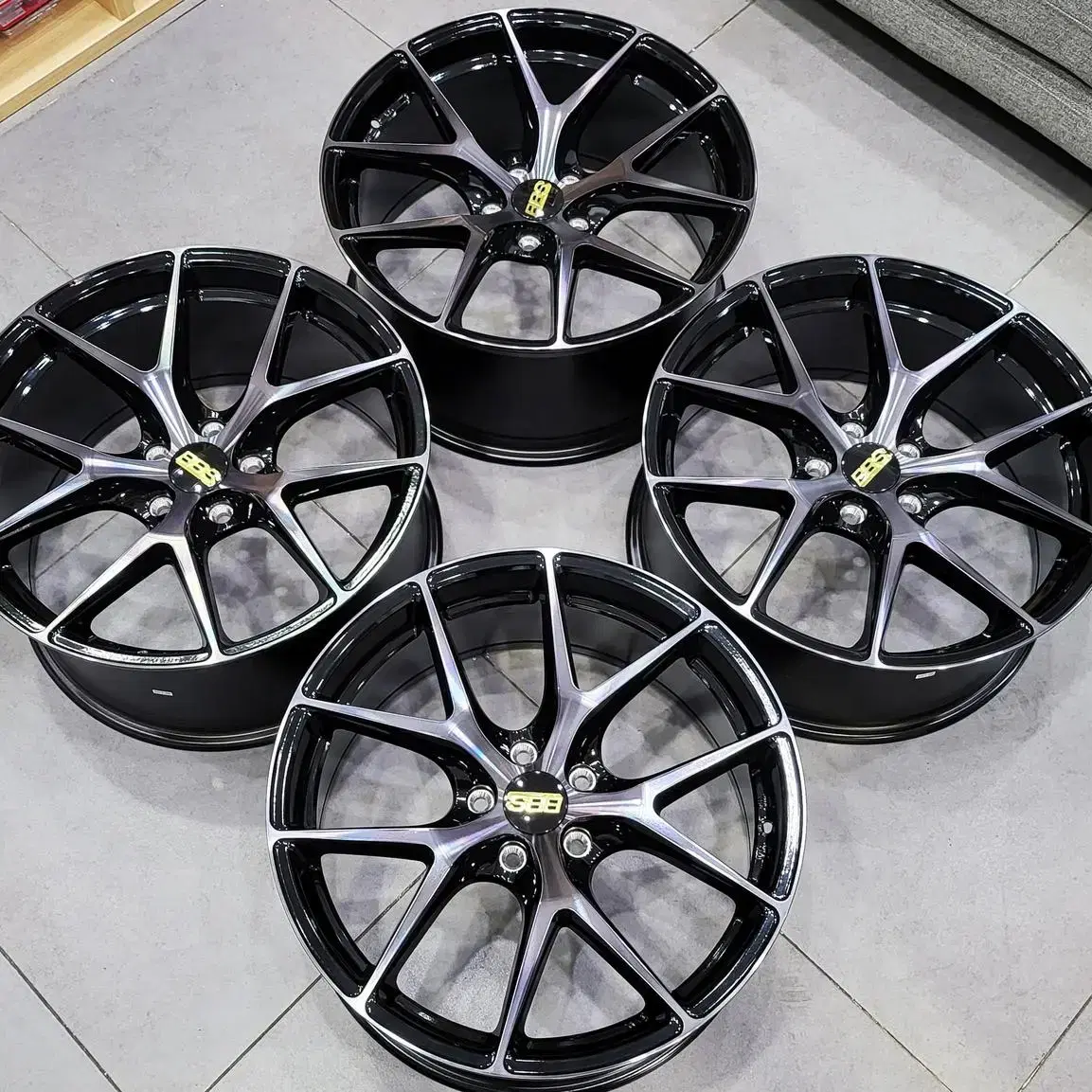 18인치 BBS CIR.st 블랙클리어 신품휠 1대분