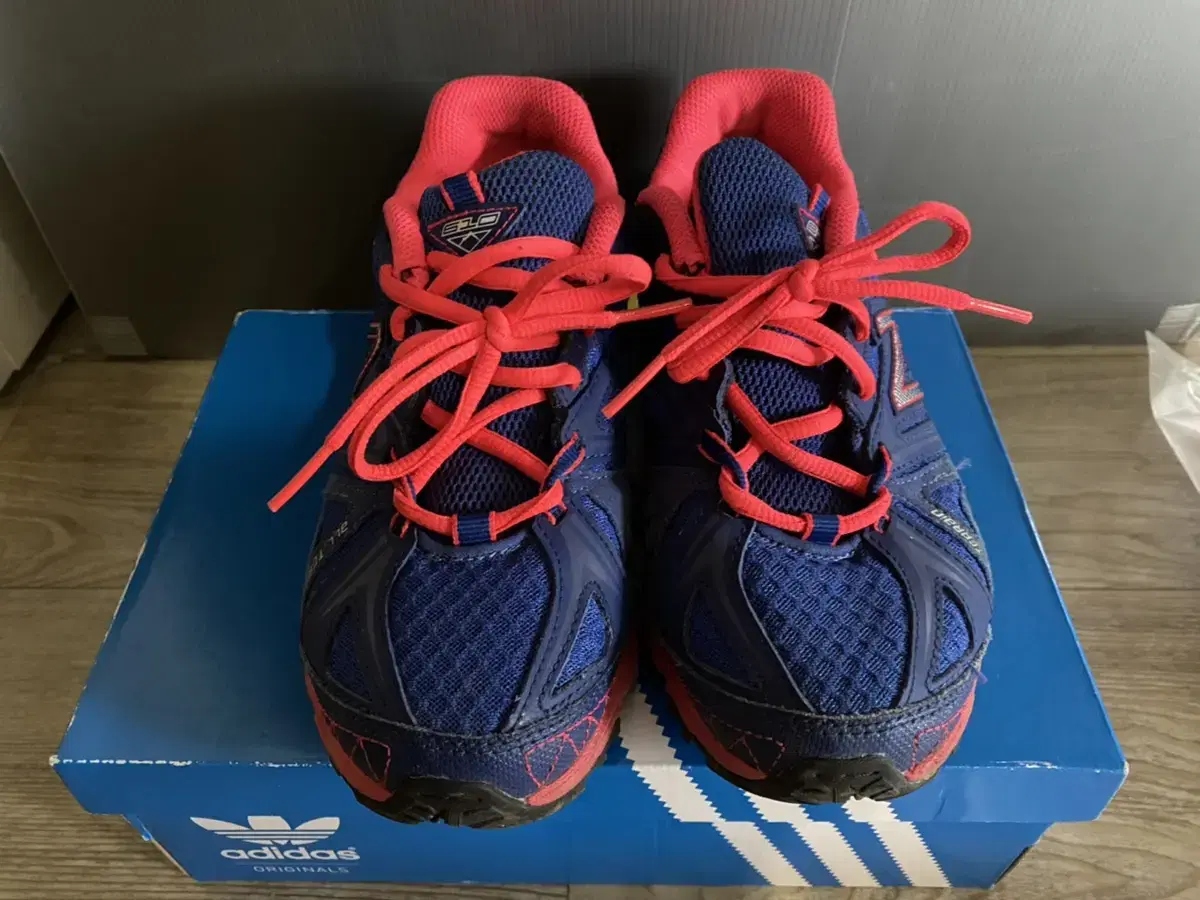 [Genuine] New Balance Sneakers Size 225 (Reduced Price)