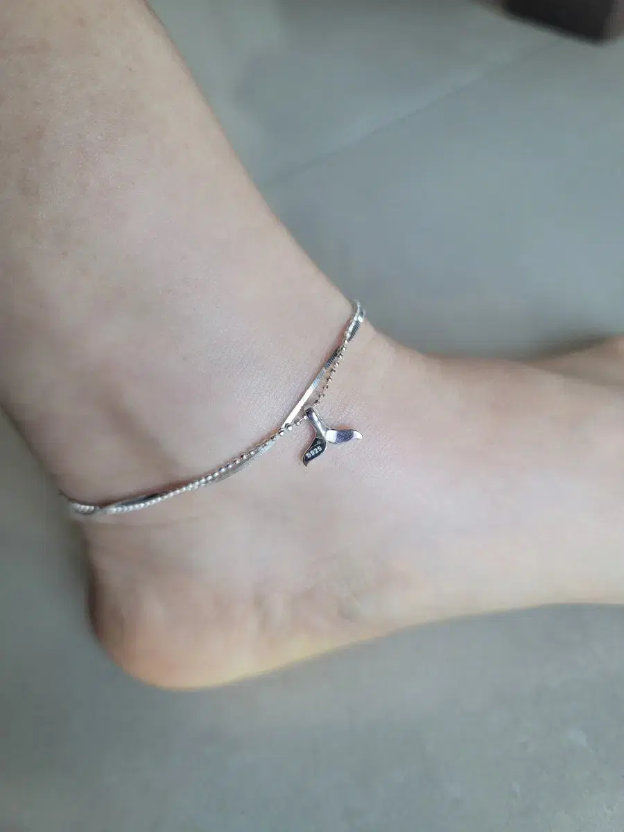 Dolphin's Tail Double Banded Snake Anklet