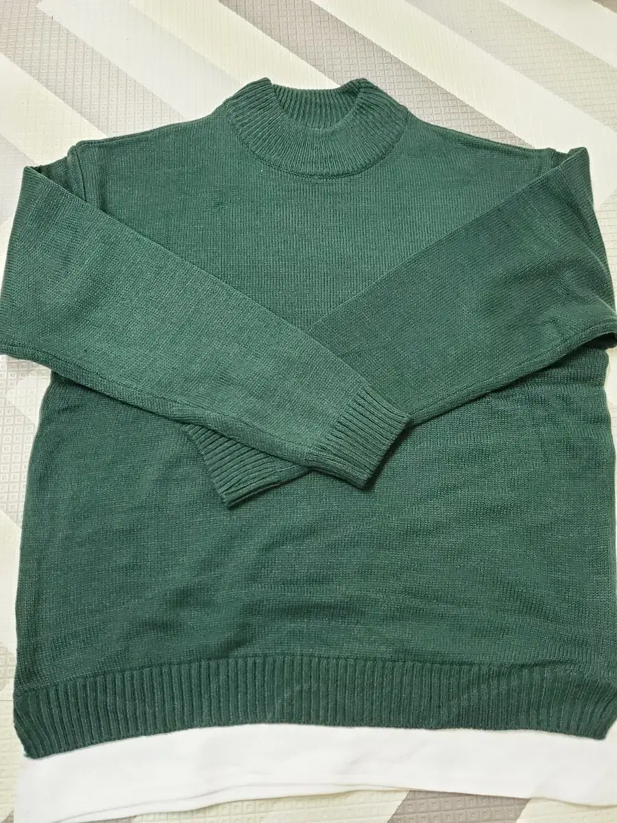 Dark green overfit knit