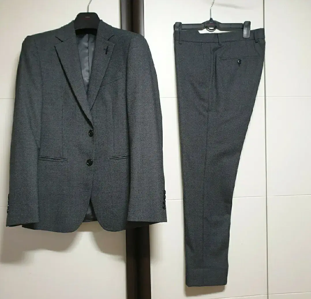 Jike Suit Set