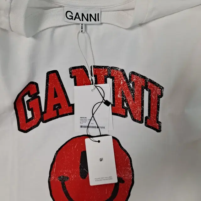 GANNI (가니)